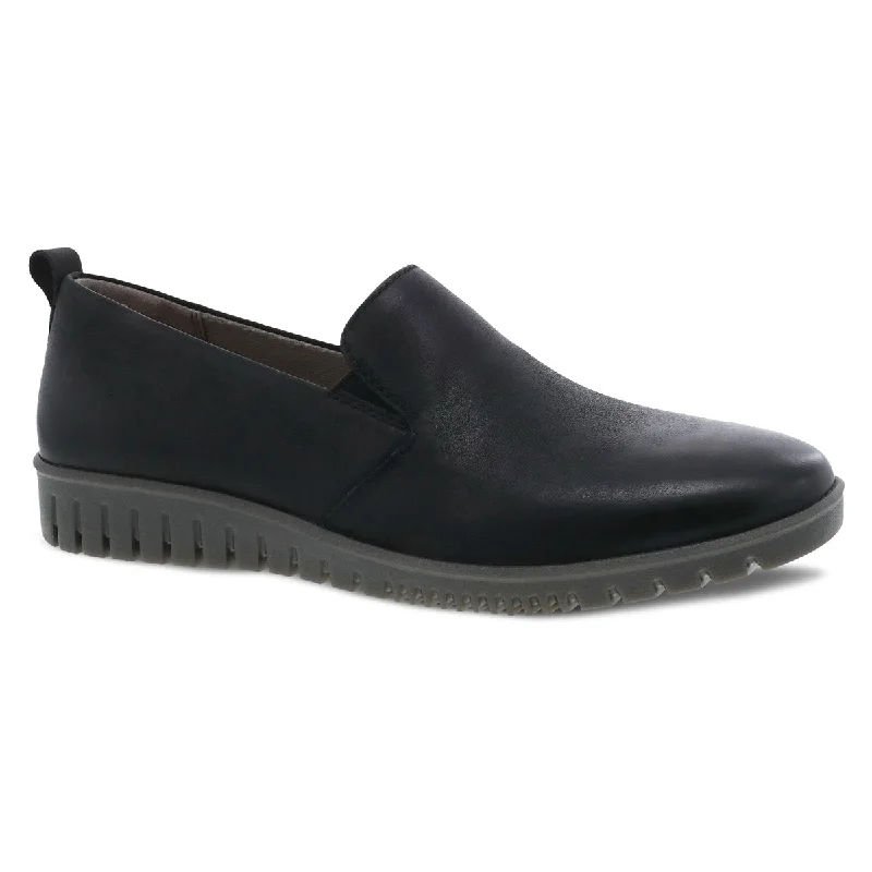 Pet ProductsWomen's Linley Burnished Claf Flat Shoe - Black