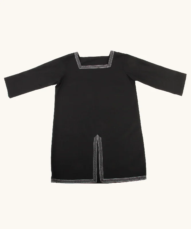 - Deodorizing cat litter tofu litterVah Black Aragon Tunic